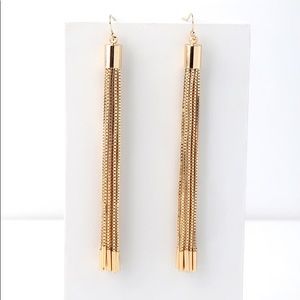 Queen gold tassel earrings